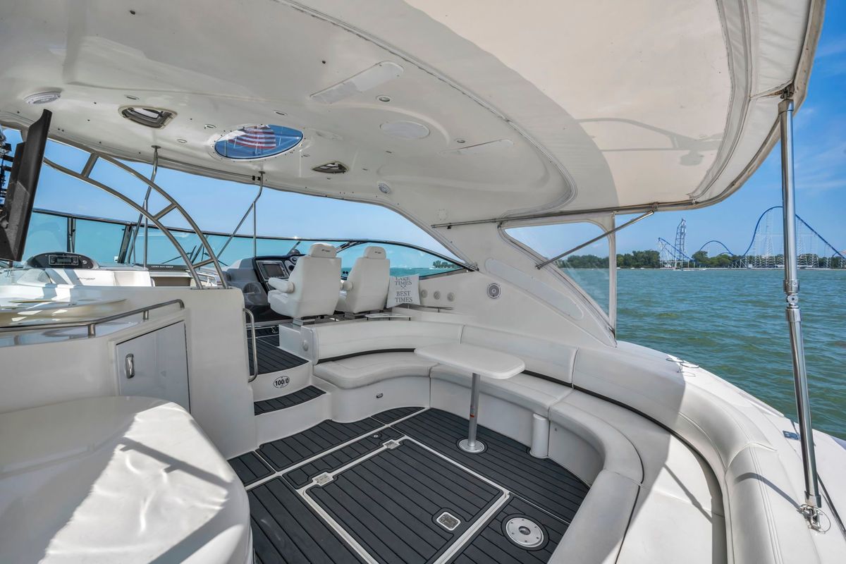 2007 Cruisers Yachts 52 