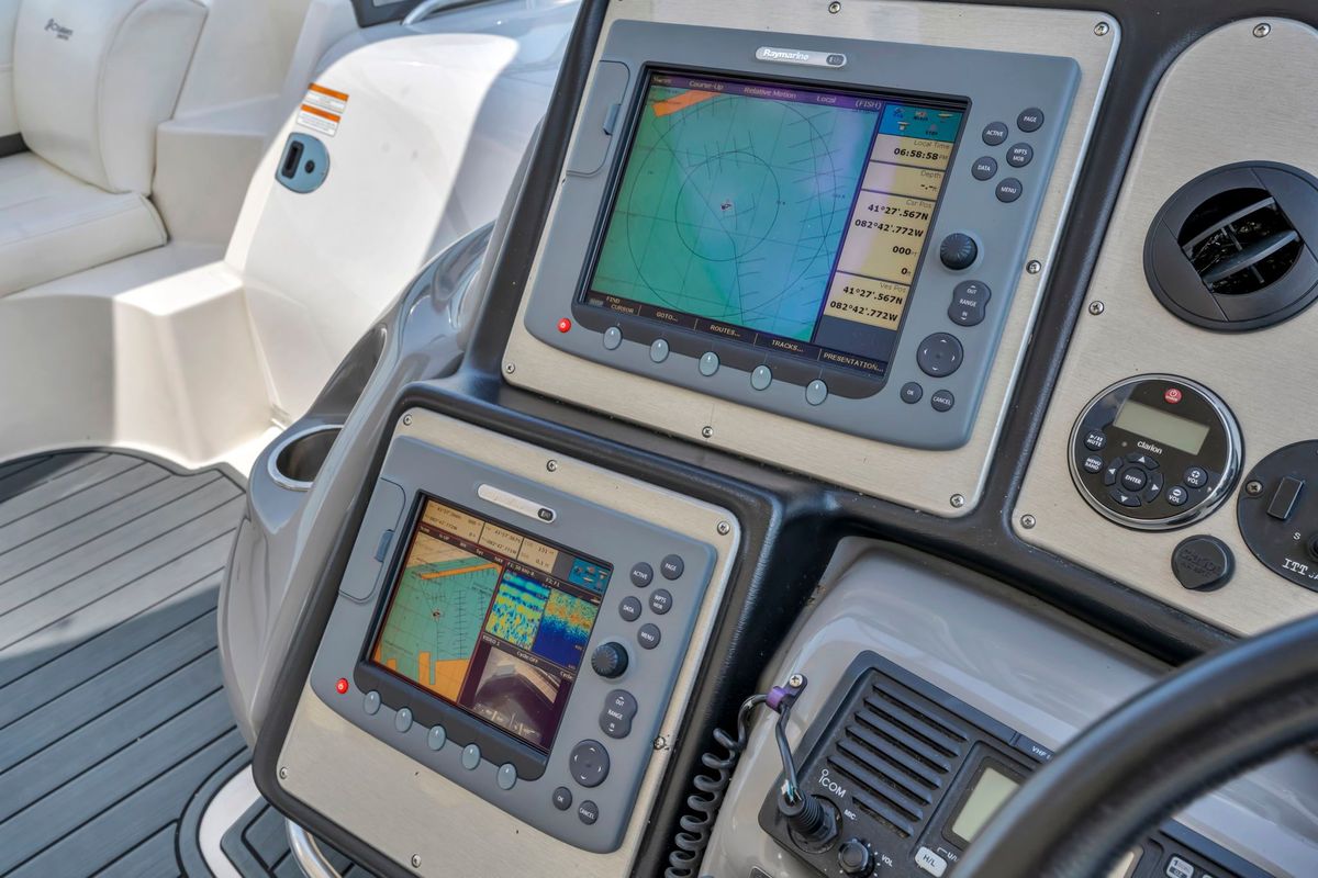 2007 Cruisers Yachts 52 