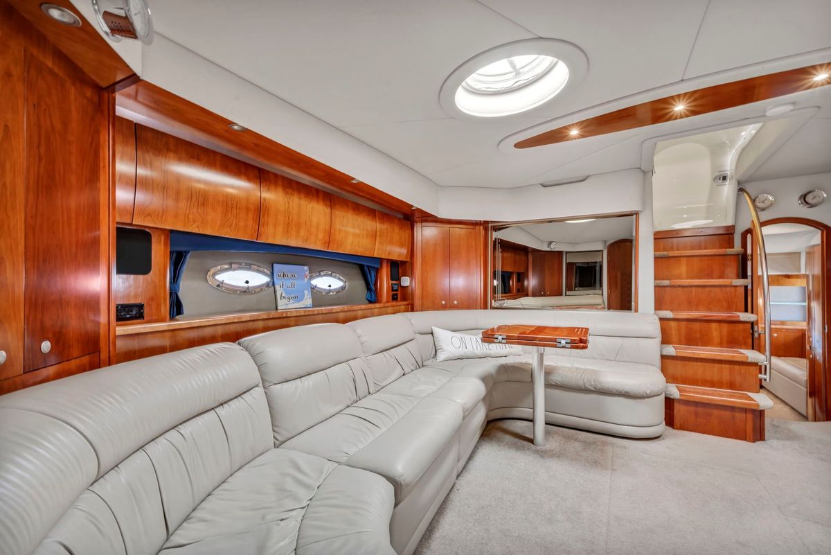 2007 Cruisers Yachts 52 