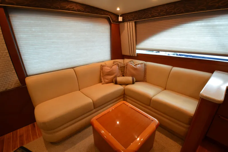 Rock & Roll Yacht Photos Pics Salon sofa