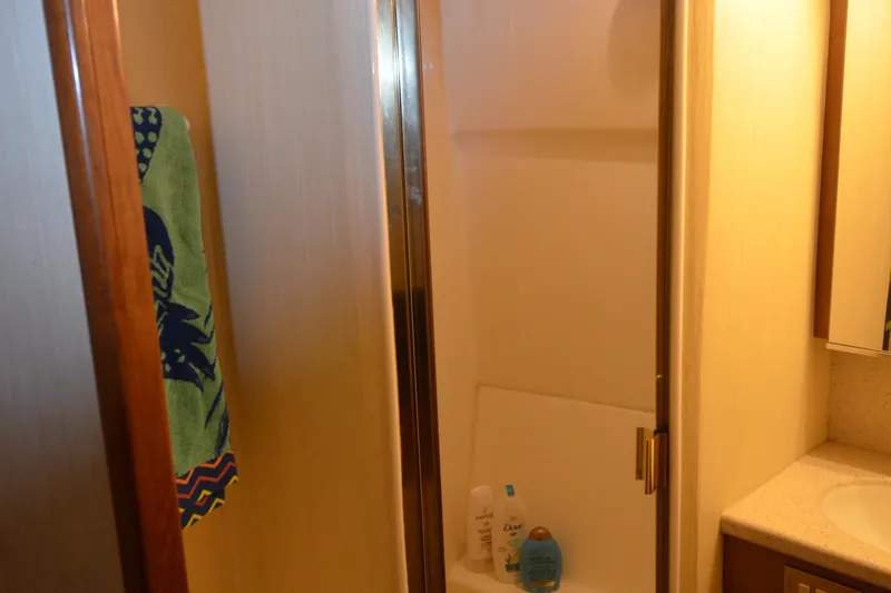 Rock & Roll Yacht Photos Pics Guest head