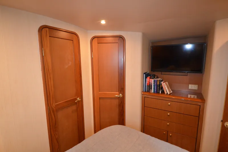 Rock & Roll Yacht Photos Pics Master bath & closet doors