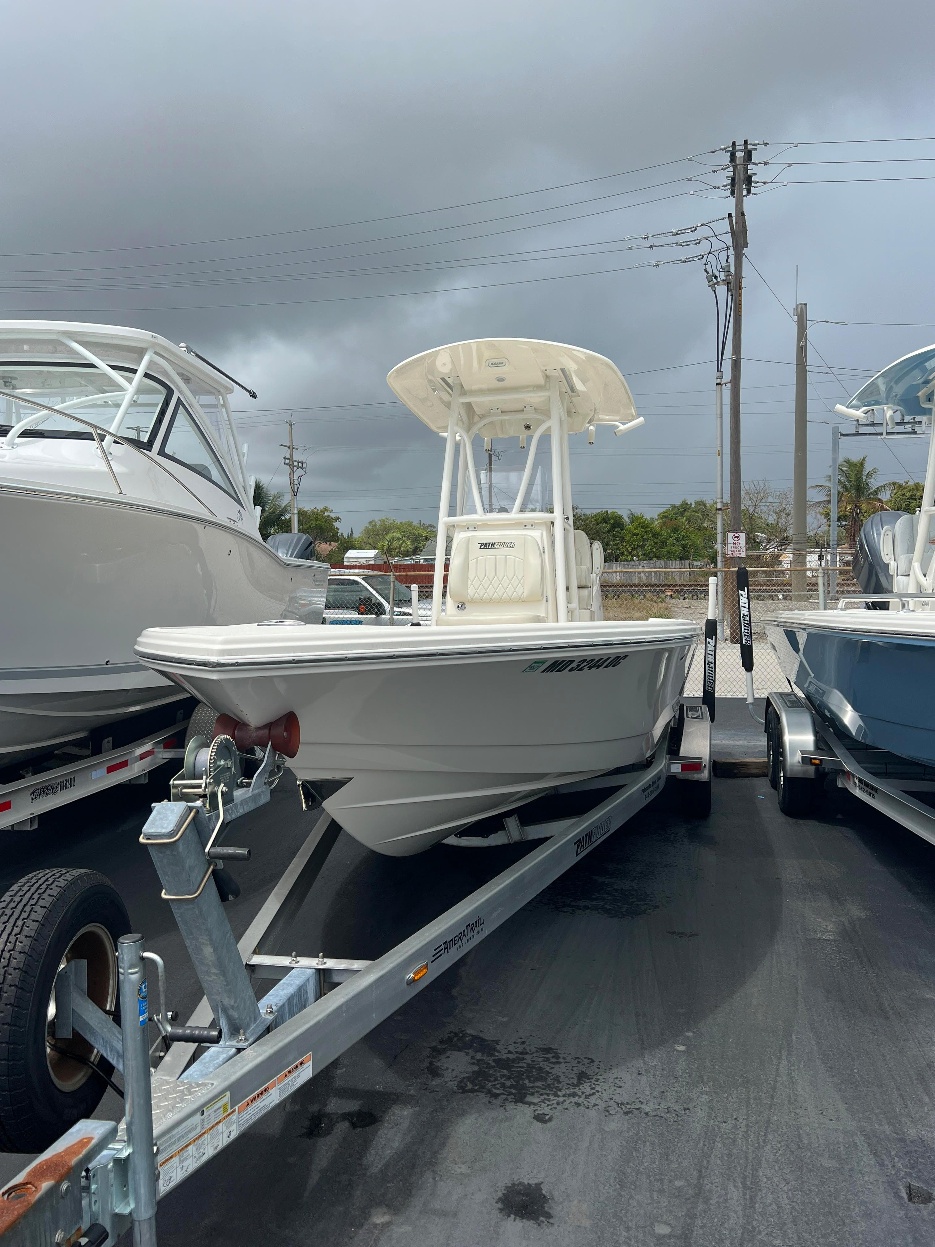 2019 Pathfinder 2500 Hybrid Center Console Boote Kaufen YachtWorld