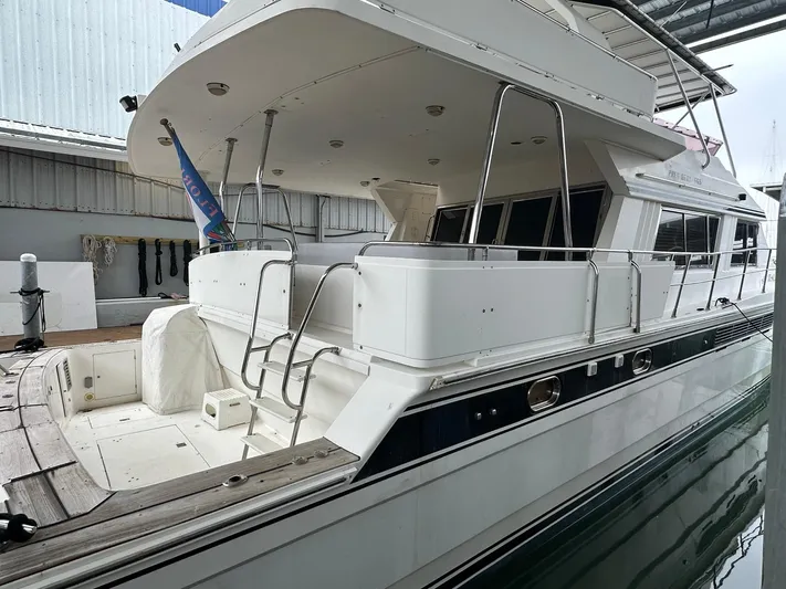Daddy's Ju-al Yacht Photos Pics 