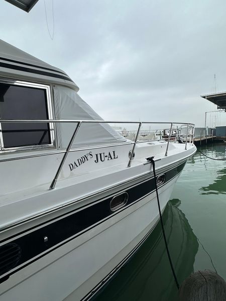 1996 President 655 Flybridge Cockpit MY