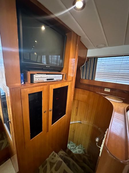 1996 President 655 Flybridge Cockpit MY