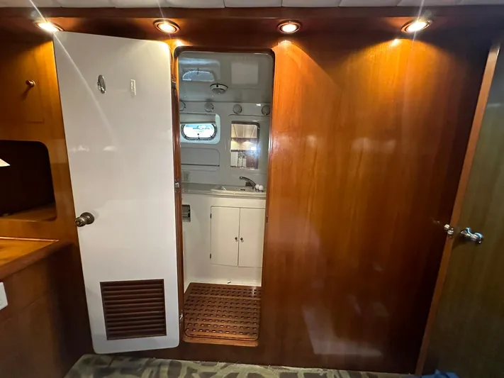 Daddy's Ju-al Yacht Photos Pics 