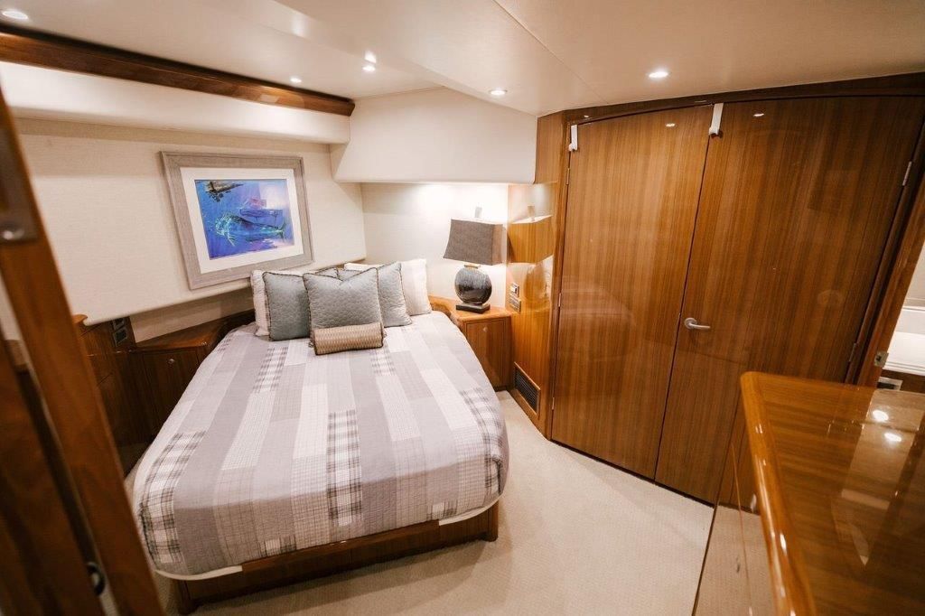 2007 Viking 64 