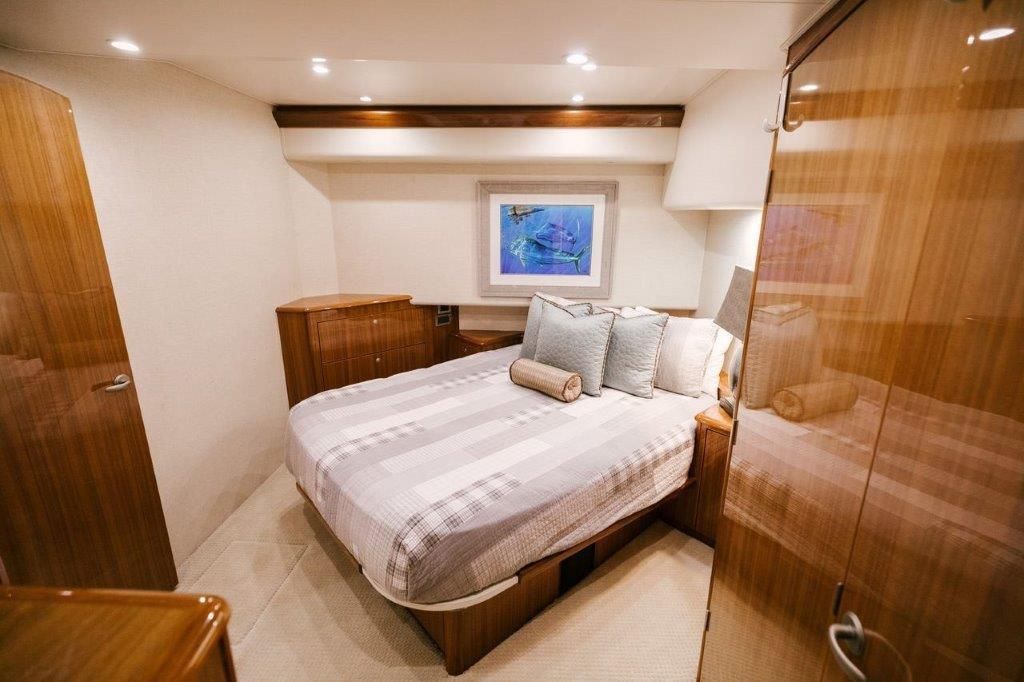 2007 Viking 64 