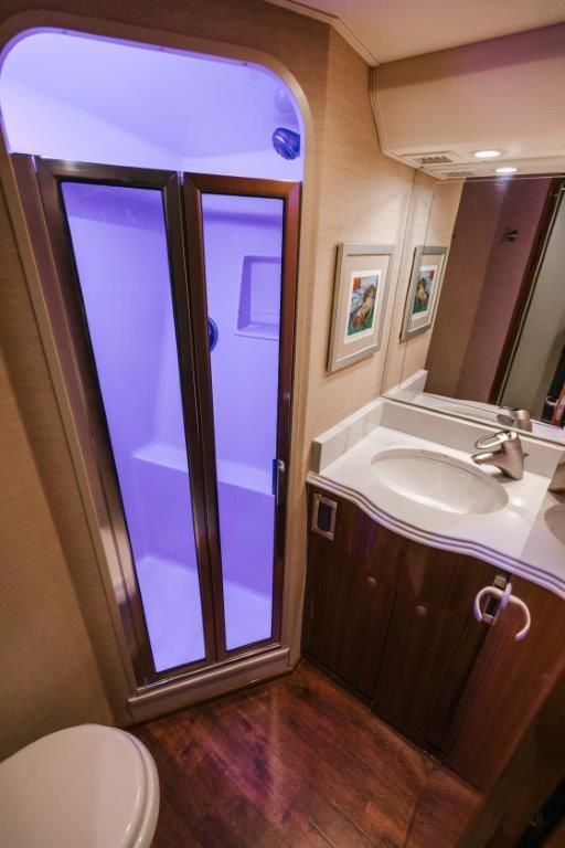 2007 Viking 64 
