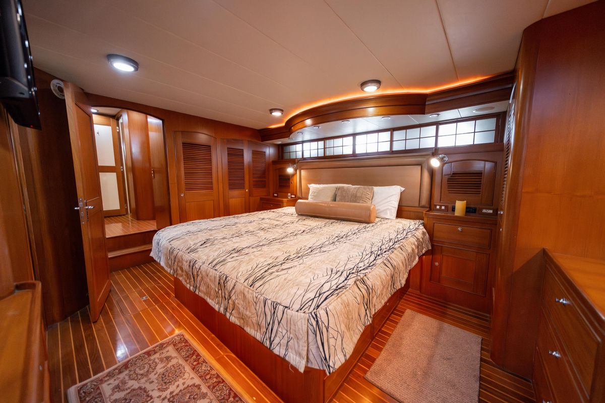 2003 Marlow 65 