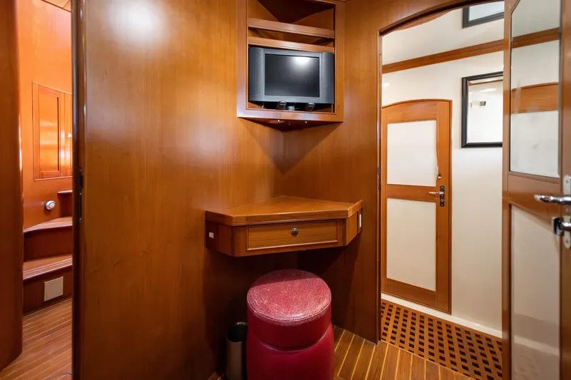 No Time Yacht Photos Pics 