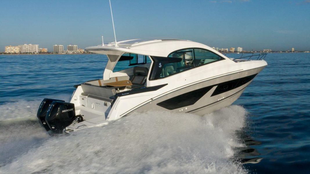 2024 Beneteau Gran Turismo 32 Outboard