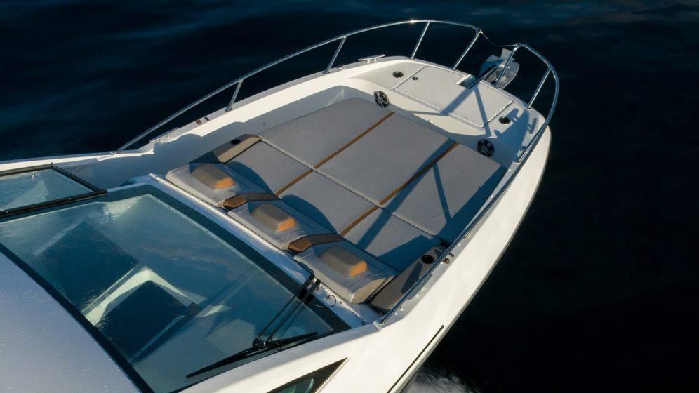 2024 Beneteau Gran Turismo 32 Outboard