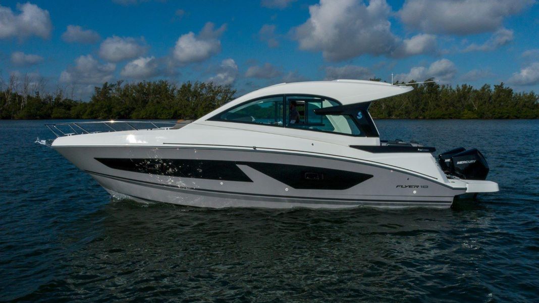 2024 Beneteau Gran Turismo 32 Outboard