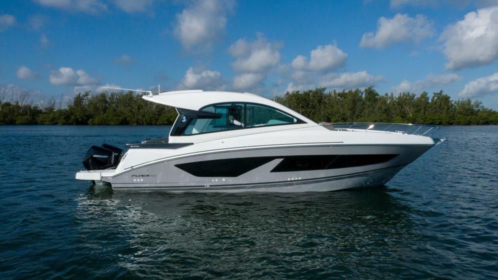 2023 Beneteau Gran Turismo 32 Outboard