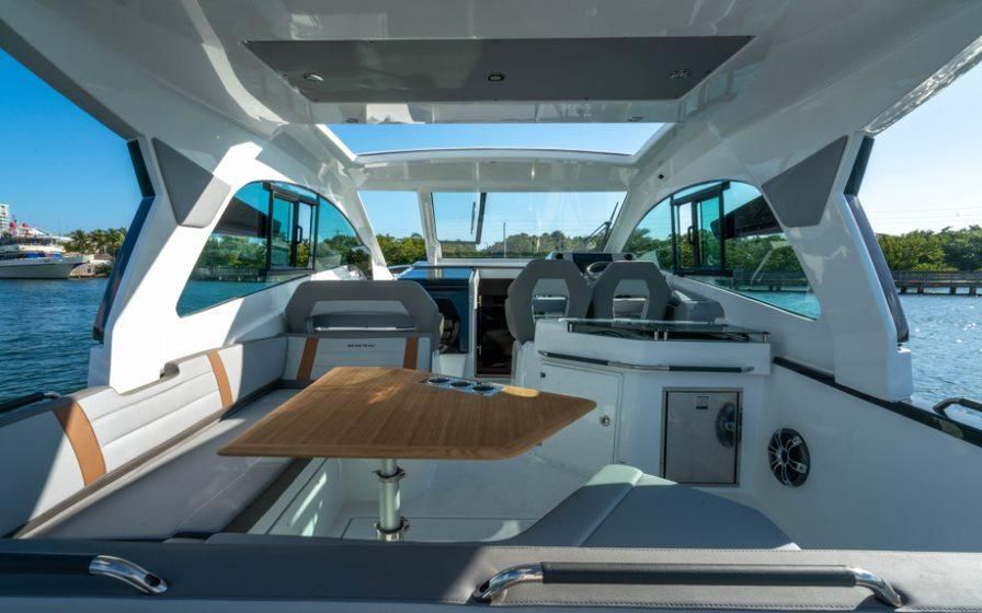 2023 Beneteau Gran Turismo 32 Outboard