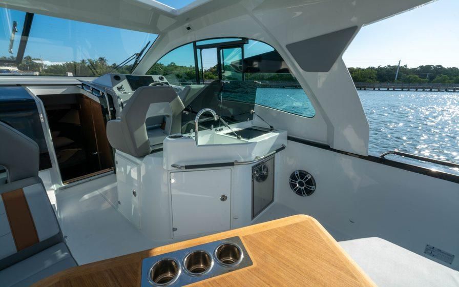 2024 Beneteau Gran Turismo 32 Outboard