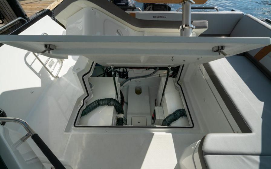 2024 Beneteau Gran Turismo 32 Outboard