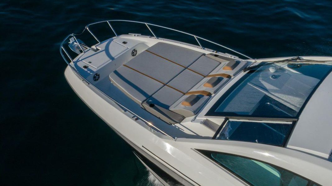 2023 Beneteau Gran Turismo 32 Outboard