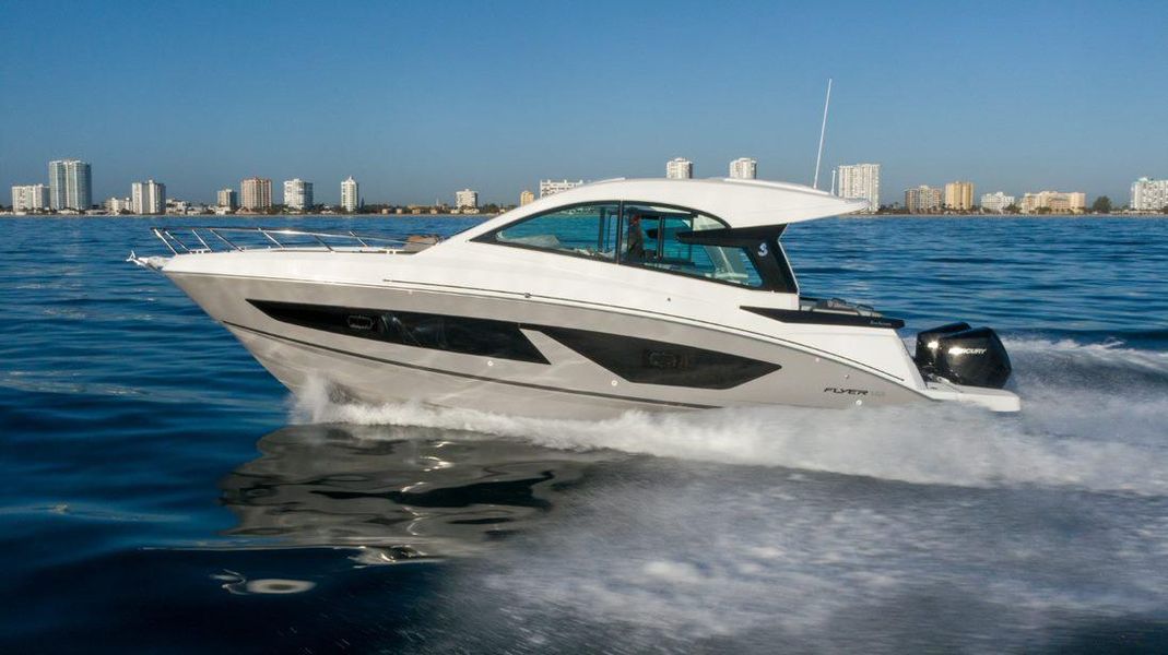 2024 Beneteau Gran Turismo 32 Outboard