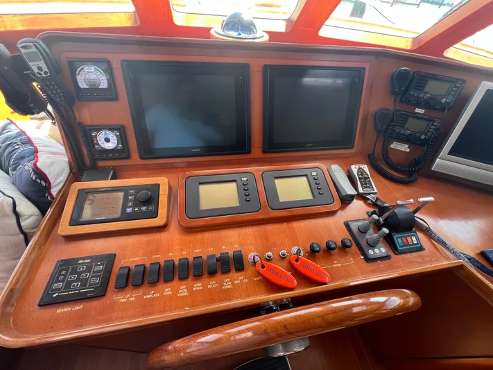 No Time Yacht Photos Pics 