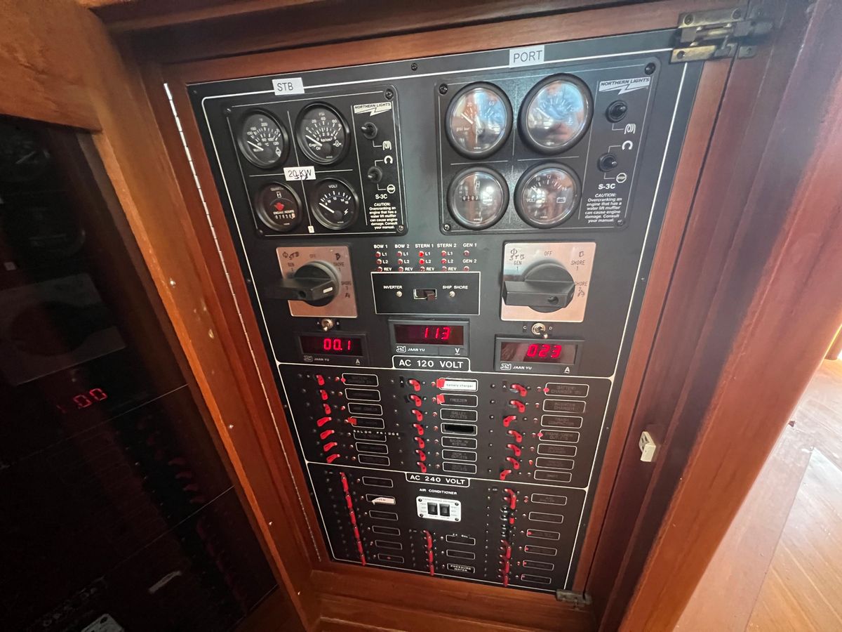 2003 Marlow 65 