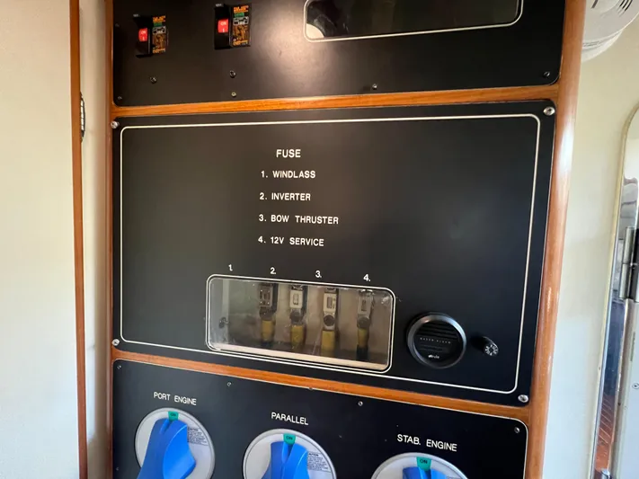 No Time Yacht Photos Pics 