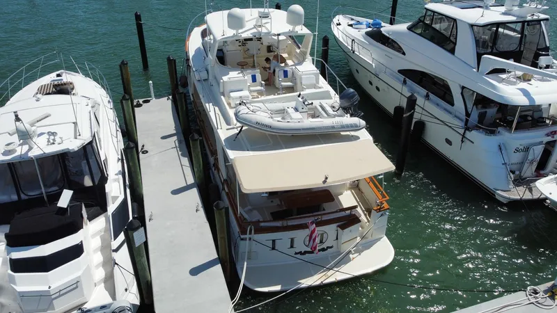 No Time Yacht Photos Pics 