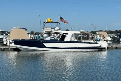 Aviara AV36 Outboard