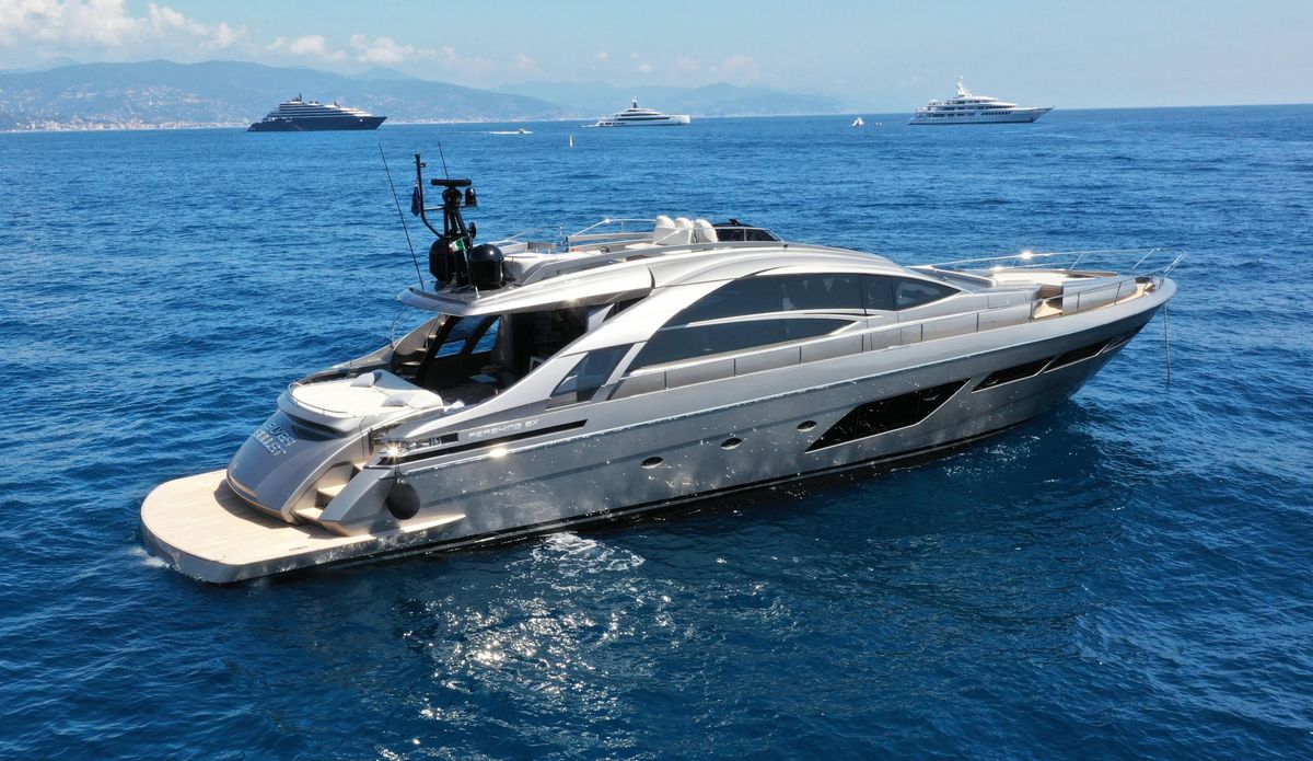 2022 Pershing 83 