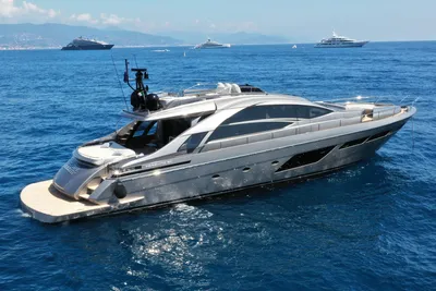 Pershing 8X