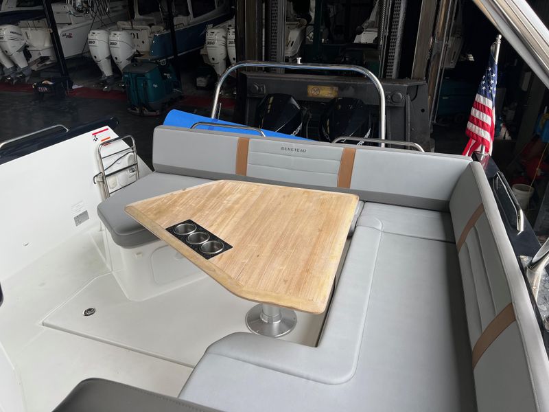 2020 Beneteau Flyer 10