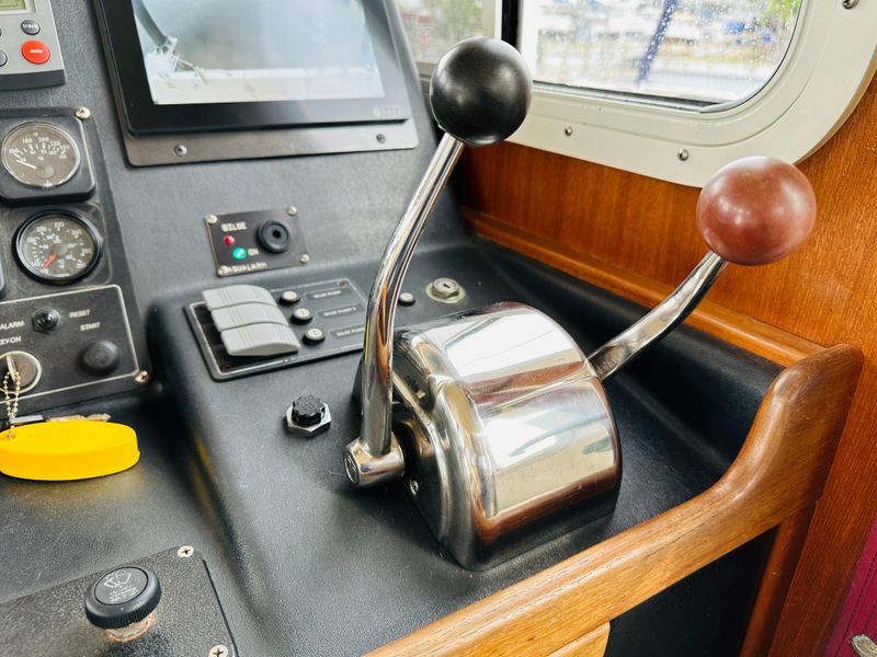 2003 American Tug 34