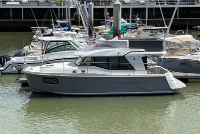2019 Beneteau Swift Trawler 30
