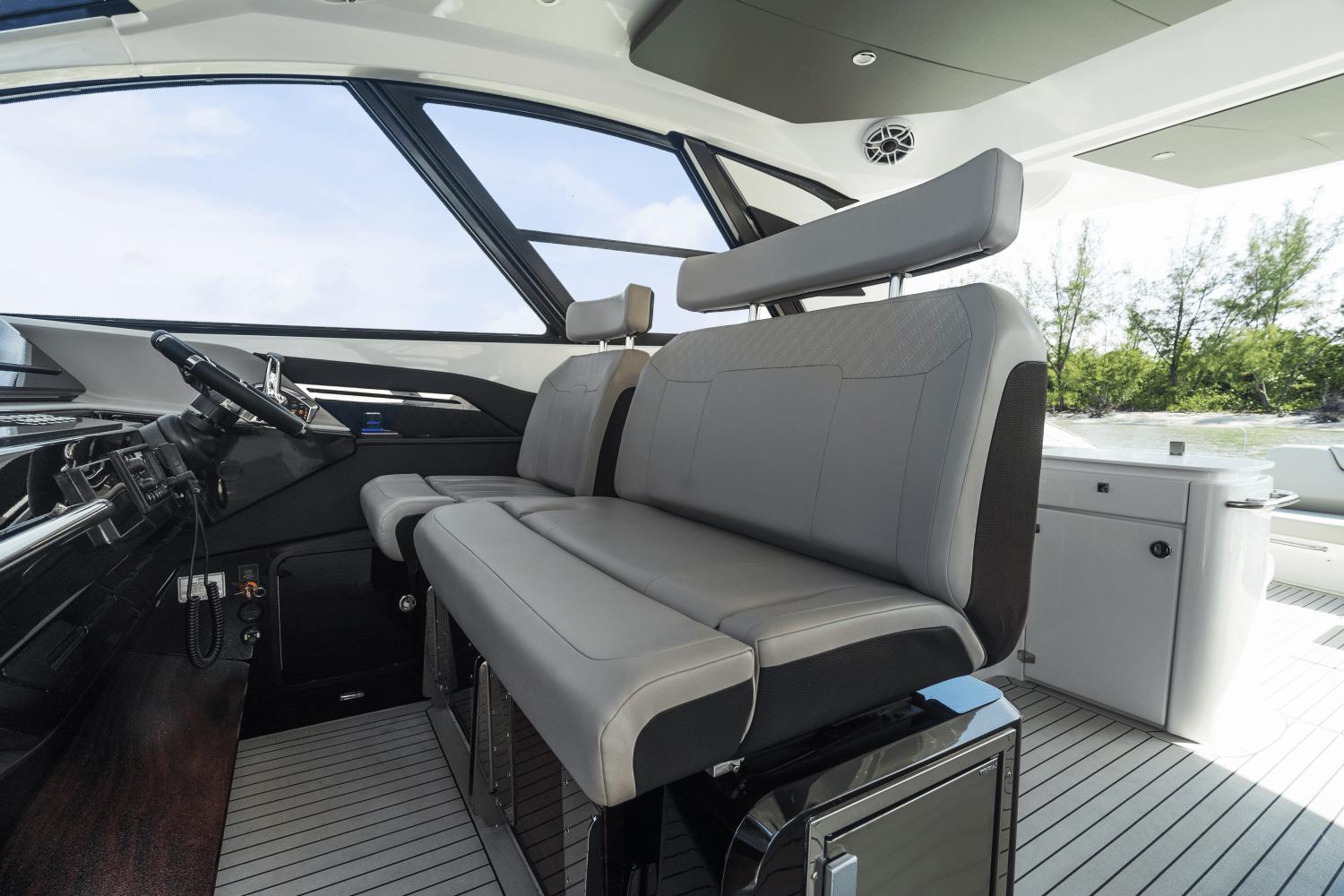 2024 Cruisers Yachts 50 GLS Outboard Sports Cruiser For Sale - YachtWorld