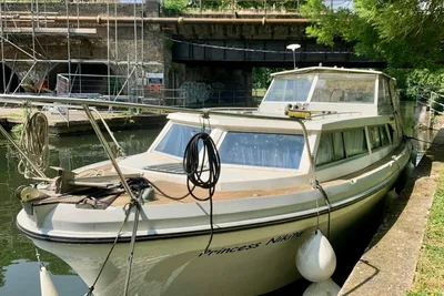 1974 Marine Projects Princess 32