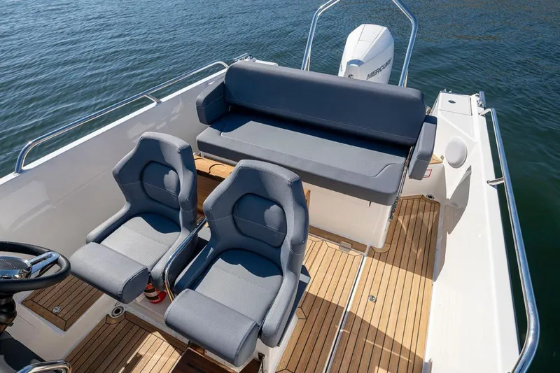  Yacht Photos Pics Manufacturer Provided Image