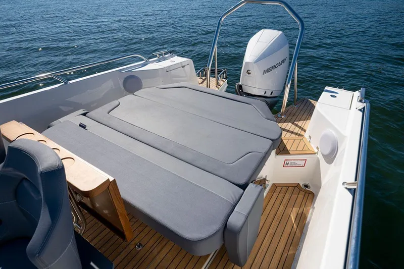  Yacht Photos Pics Manufacturer Provided Image