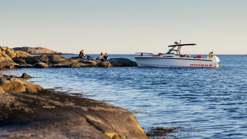  Yacht Photos Pics Manufacturer Provided Image