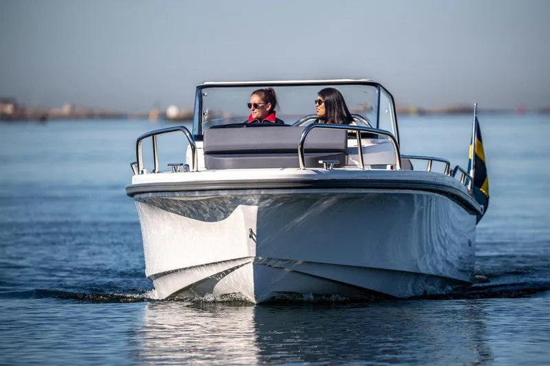  Yacht Photos Pics Manufacturer Provided Image