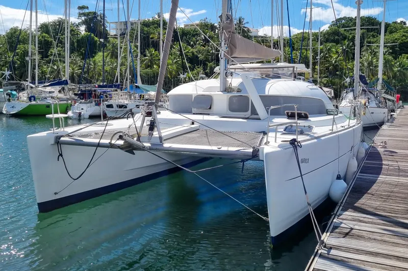  Yacht Photos Pics Lagoon 380 S1