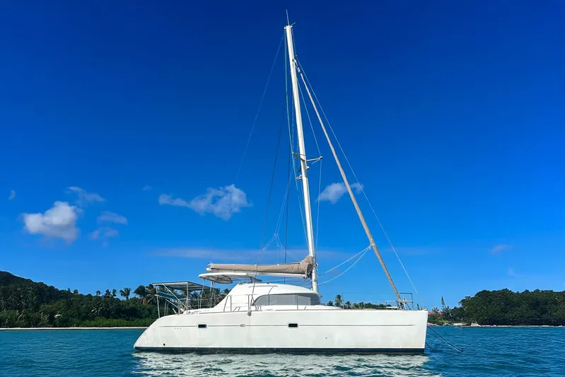  Yacht Photos Pics Lagoon 380 S1