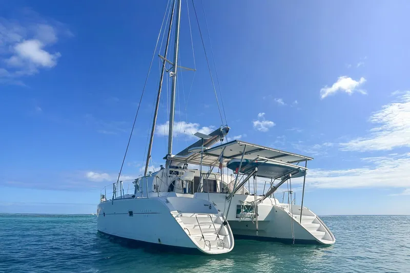  Yacht Photos Pics Lagoon 380 S1