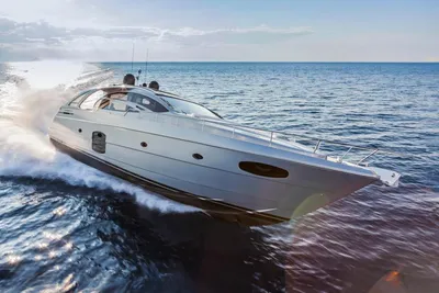 Pershing 70