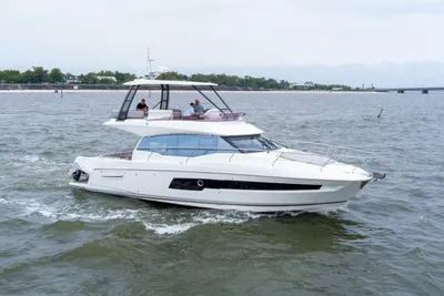 Prestige 460 Flybridge