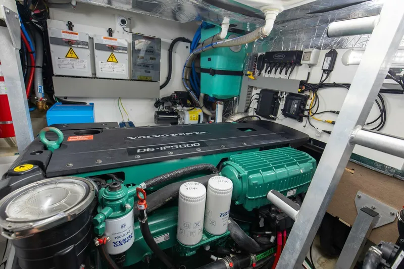 Pass-n-bye Yacht Photos Pics Engine room of 2023 Prestige 460 Flybridge yacht with Volvo Penta engine.