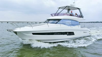 Yacht