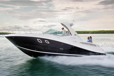 Sea Ray 330 Sundancer