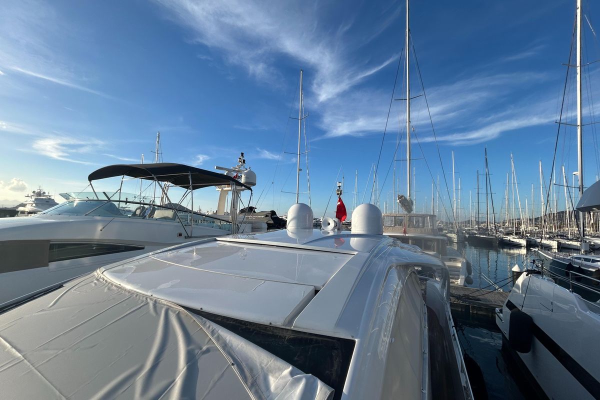 2015 Pershing 70 